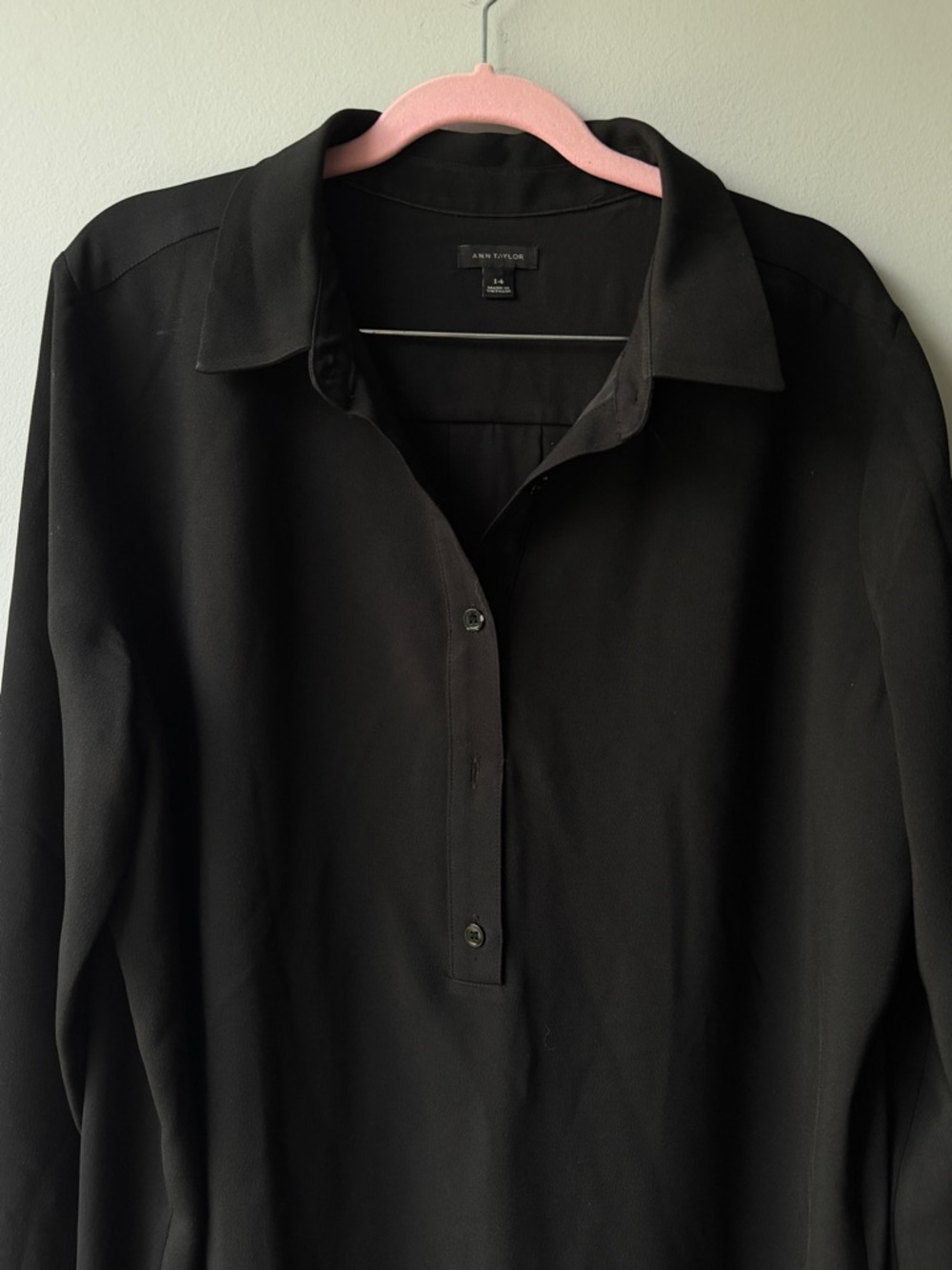 Ann Taylor Black Collared Dress Pleated Back missing button Size 14